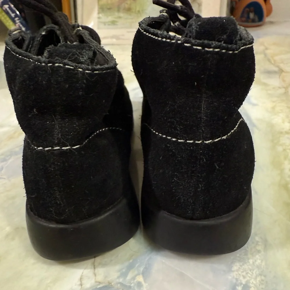 Gymboree black suede contrast stitch ankle boots 8 toddler